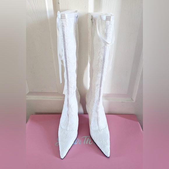 Dolls Kill DREAM BOULEVARD LACE BOOTS - WHITE
SUGAR THRILLZ - Picture 4 of 16